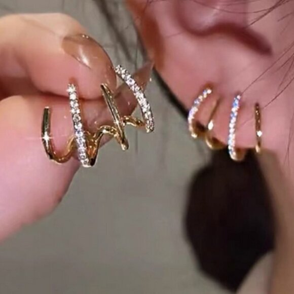 Geometric One-piece Four-claw Design Earrings - Picture 1 of 4